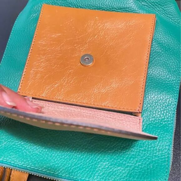 Purse / back pack / tote - Picture 10 of 10